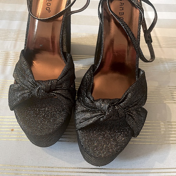 Banboo, black/gold shimmer, size 7 plant form 5 inch heels. In good condition. - Picture 3 of 3